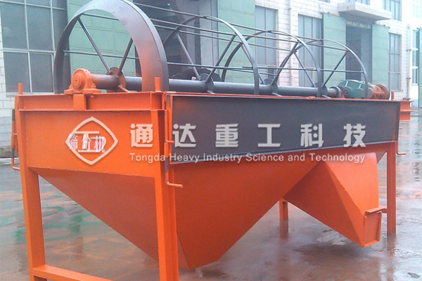 大型有機(jī)肥粉末生產(chǎn)線滾筒篩分機(jī)